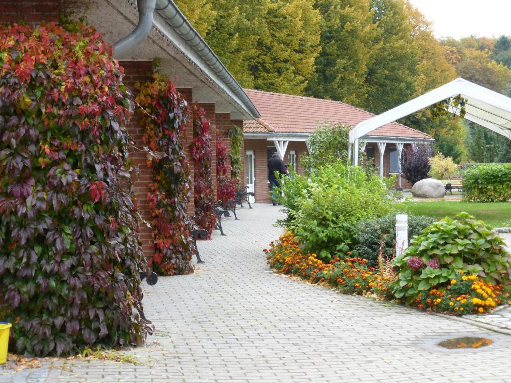 Hotel Am Schlosspark Mallin ภายนอก รูปภาพ