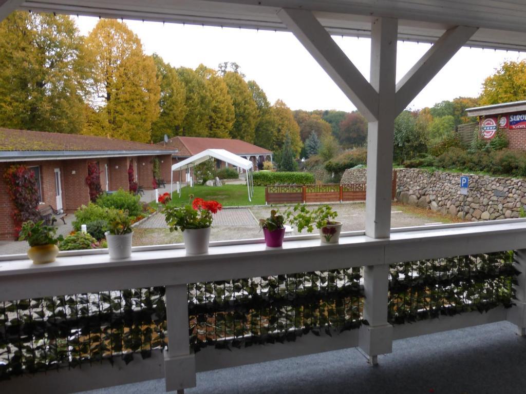Hotel Am Schlosspark Mallin ภายนอก รูปภาพ